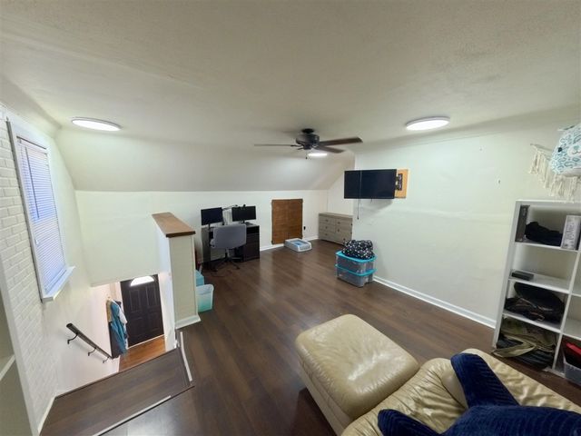 23147 Melville Avenue, Hazel Park, MI 48030