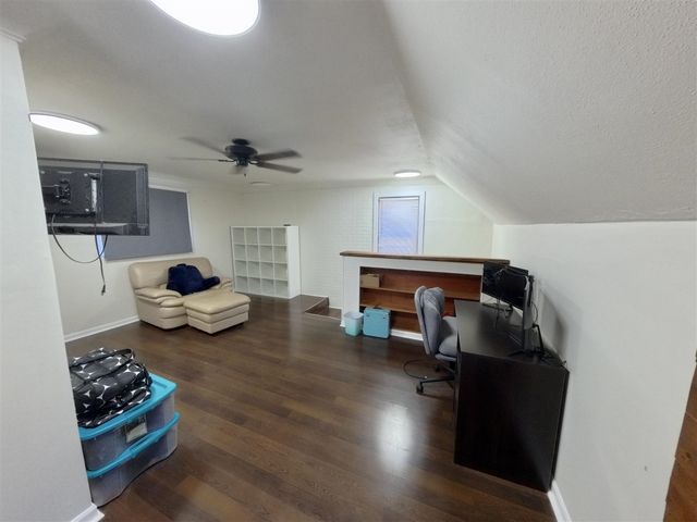 23147 Melville Avenue, Hazel Park, MI 48030