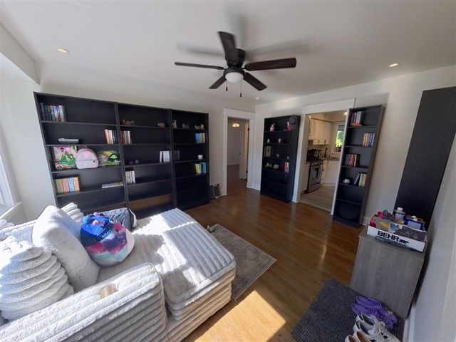 23147 Melville Avenue, Hazel Park, MI 48030