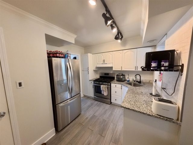 23147 Melville Avenue, Hazel Park, MI 48030