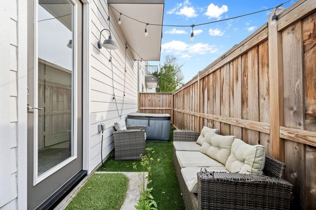 823 Mansfield Street H, Houston, TX 77091