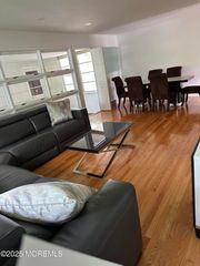 172 Larchwood Avenue, Oakhurst, NJ 07755