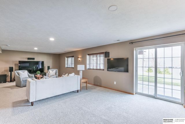 19750 Bellbrook Boulevard, Gretna, NE 68028
