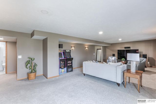 19750 Bellbrook Boulevard, Gretna, NE 68028