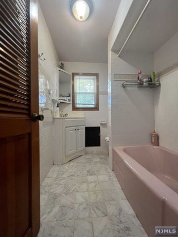 26 Woodland Avenue, Little Ferry, NJ 07643