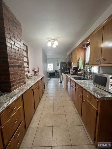 26 Woodland Avenue, Little Ferry, NJ 07643