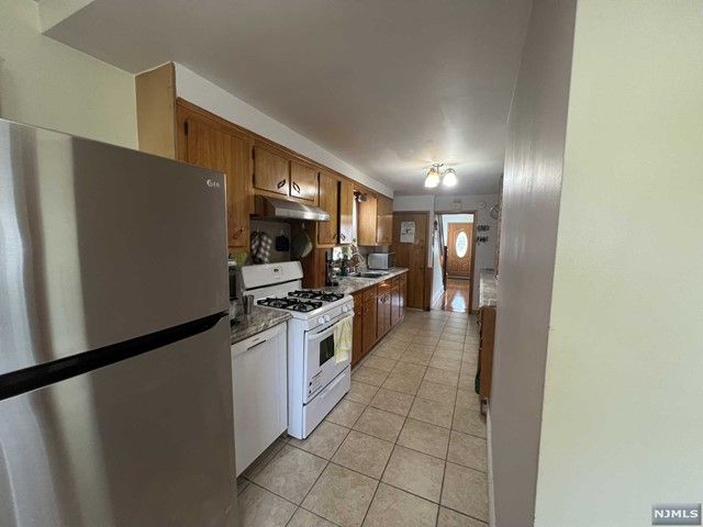 26 Woodland Avenue, Little Ferry, NJ 07643