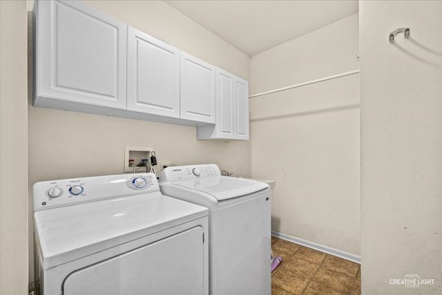 1123 Pine Valley Court, Elgin, IL 60124