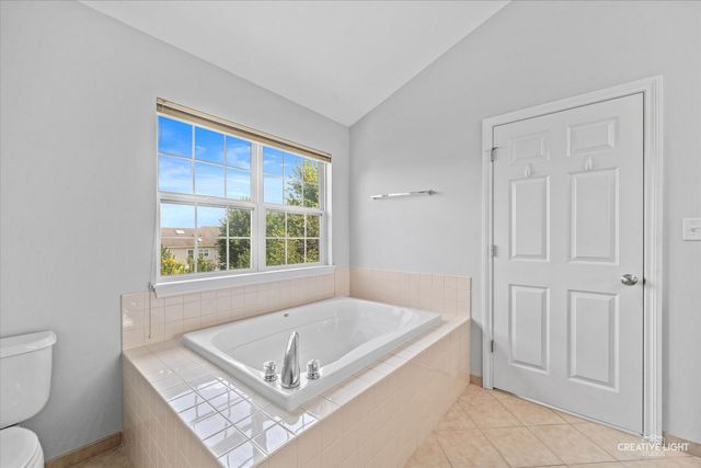 1123 Pine Valley Court, Elgin, IL 60124