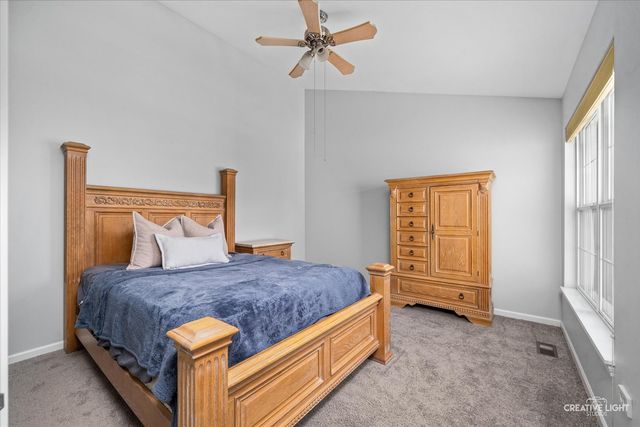 1123 Pine Valley Court, Elgin, IL 60124