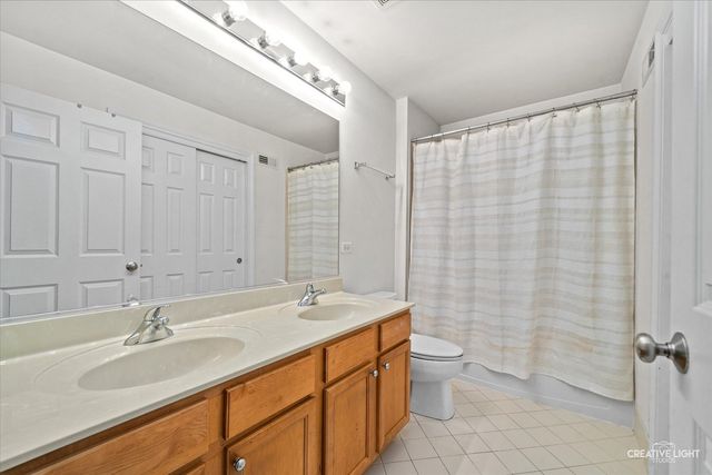 1123 Pine Valley Court, Elgin, IL 60124