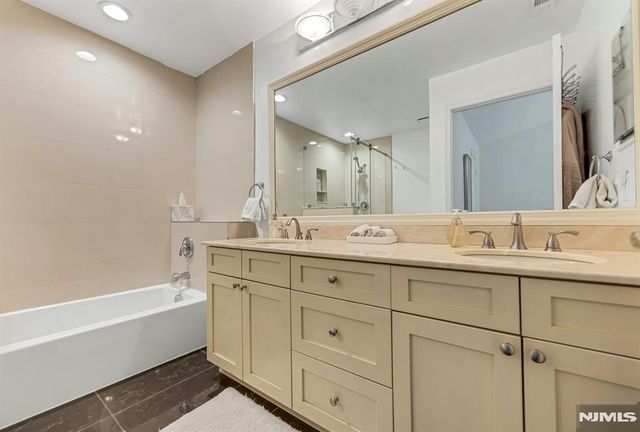 7 Eagles Notch Drive 4, Englewood, NJ 07631