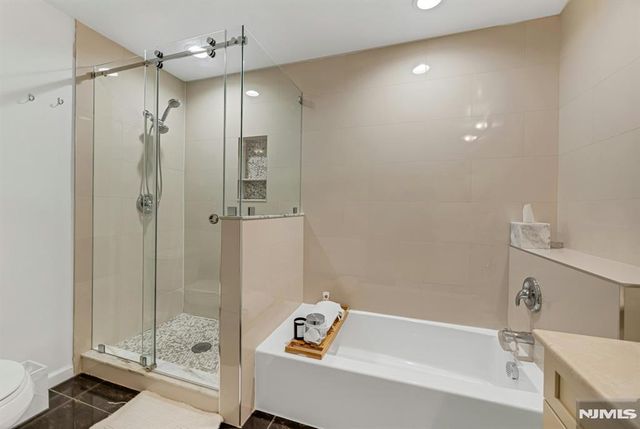 7 Eagles Notch Drive 4, Englewood, NJ 07631