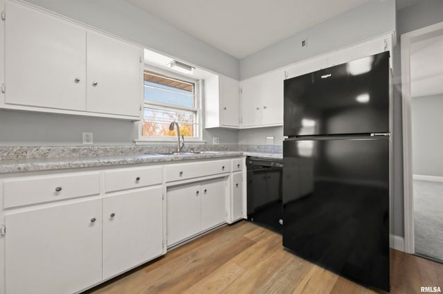 1021 W WESTWOOD Drive, Peoria, IL 61604