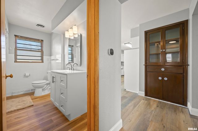 1021 W WESTWOOD Drive, Peoria, IL 61604