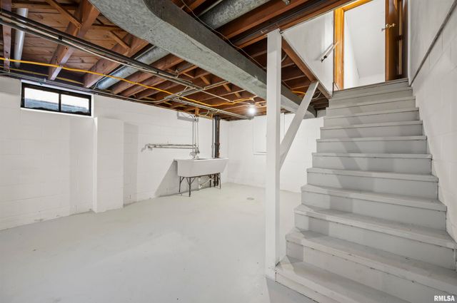 1021 W WESTWOOD Drive, Peoria, IL 61604