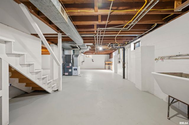 1021 W WESTWOOD Drive, Peoria, IL 61604