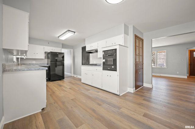 1021 W WESTWOOD Drive, Peoria, IL 61604