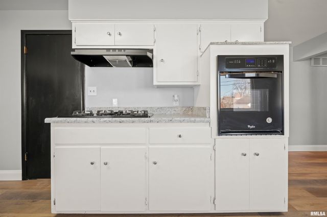 1021 W WESTWOOD Drive, Peoria, IL 61604