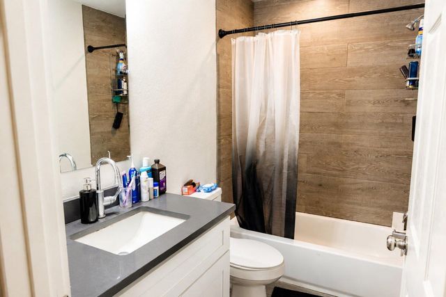 800 Barbara DR, San Marcos, TX 78666