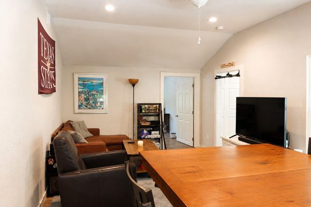 800 Barbara DR, San Marcos, TX 78666