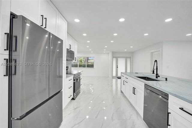 10601 NW 43rd Ct, Coral Springs, FL 33065