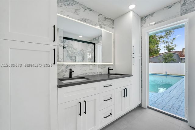 10601 NW 43rd Ct, Coral Springs, FL 33065