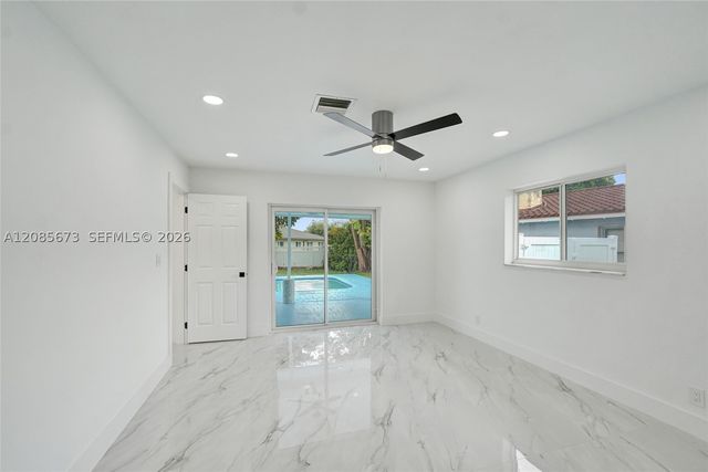 10601 NW 43rd Ct, Coral Springs, FL 33065