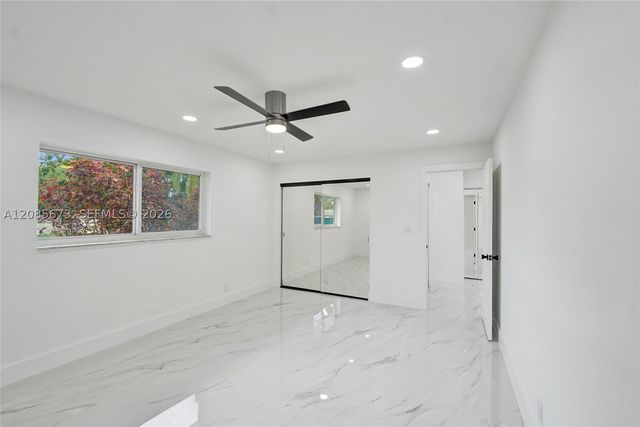 10601 NW 43rd Ct, Coral Springs, FL 33065