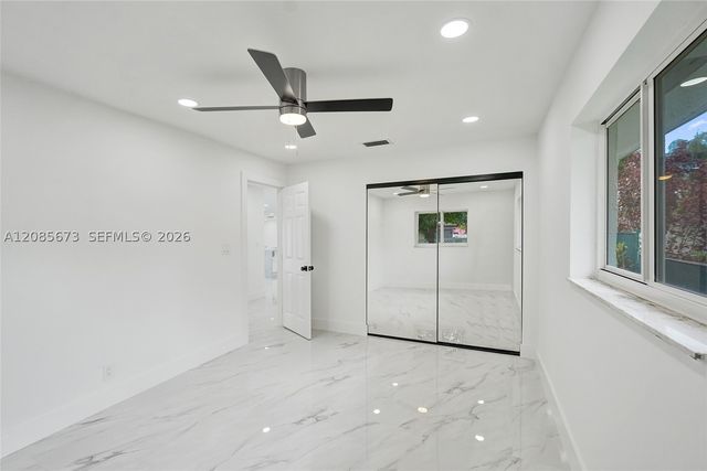 10601 NW 43rd Ct, Coral Springs, FL 33065