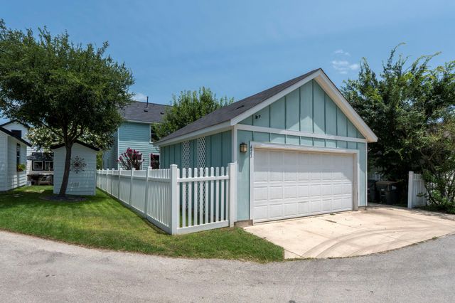 423 Wetzel, Kyle, TX 78640