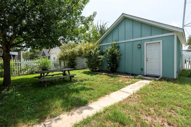 423 Wetzel, Kyle, TX 78640