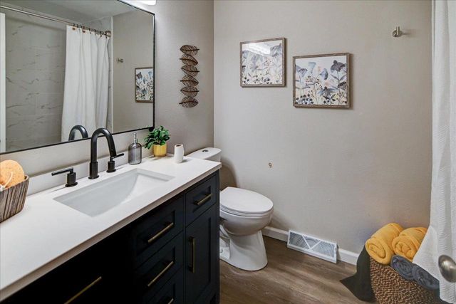 10 Ammerman Circle, Madison, WI 53716