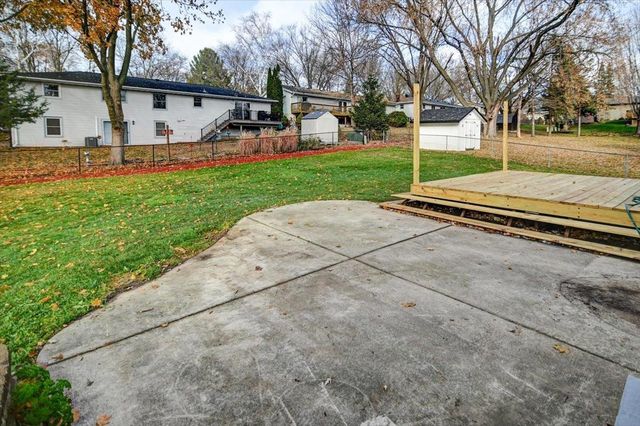 10 Ammerman Circle, Madison, WI 53716