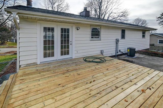 10 Ammerman Circle, Madison, WI 53716