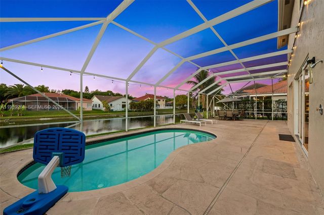 10237 NW 53rd Ct, Coral Springs, FL 33076