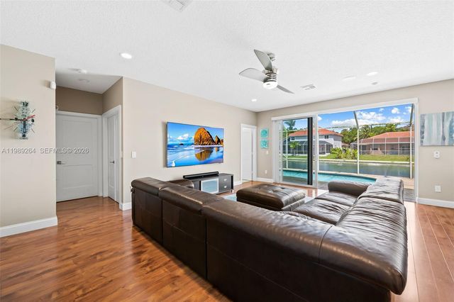 10237 NW 53rd Ct, Coral Springs, FL 33076