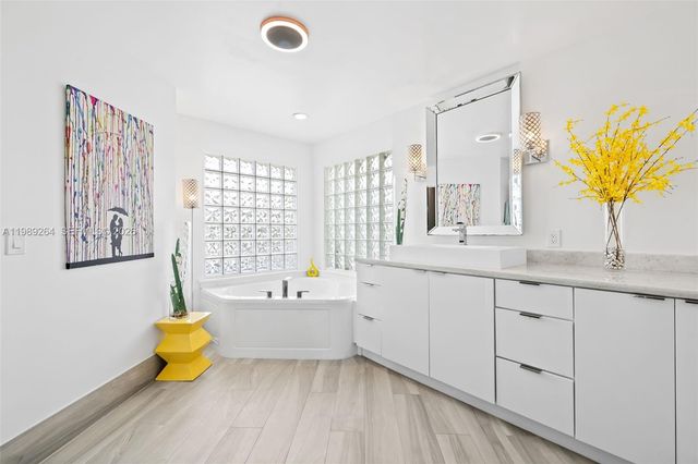 10237 NW 53rd Ct, Coral Springs, FL 33076