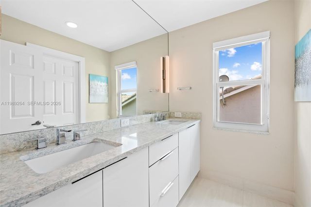 10237 NW 53rd Ct, Coral Springs, FL 33076