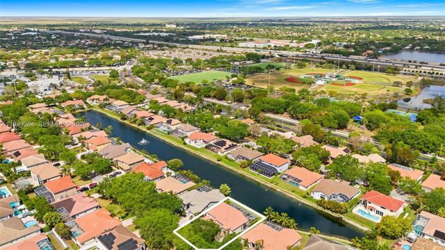 10237 NW 53rd Ct, Coral Springs, FL 33076