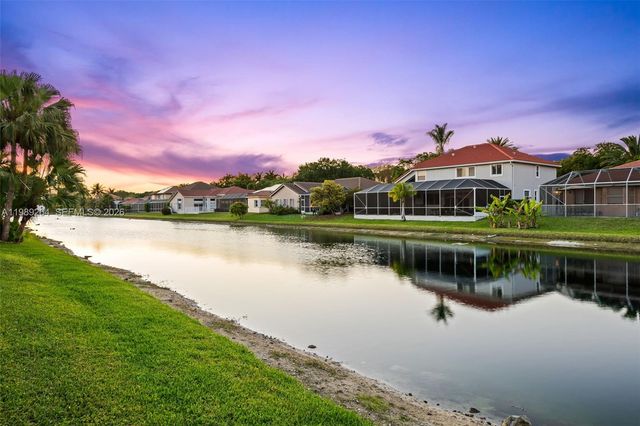 10237 NW 53rd Ct, Coral Springs, FL 33076