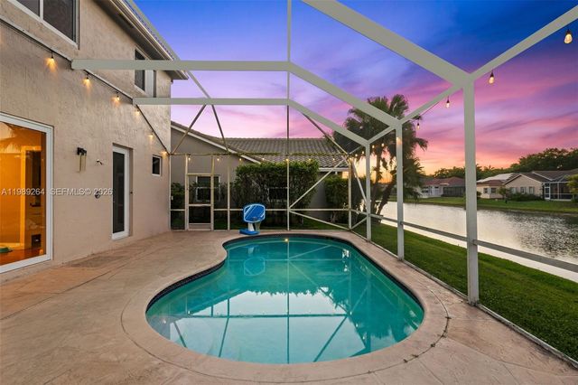 10237 NW 53rd Ct, Coral Springs, FL 33076