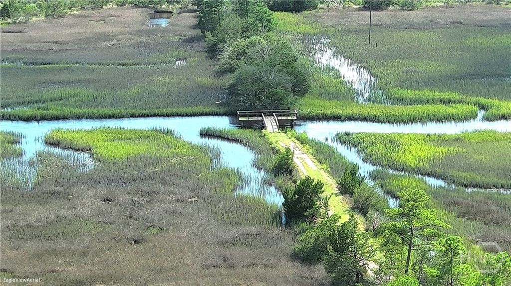 Image 1 of property listing at 4305 Islands Highway, Midway, GA 31320