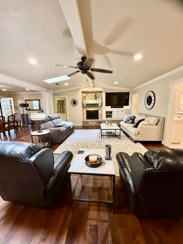 9204 Lynnhaven Avenue, Lubbock, TX 79423