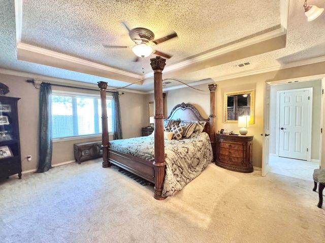 9204 Lynnhaven Avenue, Lubbock, TX 79423