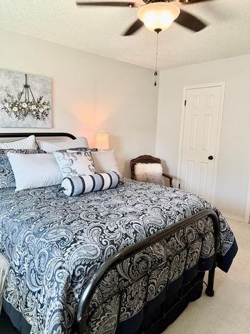 9204 Lynnhaven Avenue, Lubbock, TX 79423