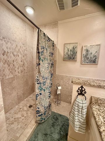 9204 Lynnhaven Avenue, Lubbock, TX 79423