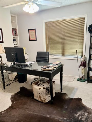 9204 Lynnhaven Avenue, Lubbock, TX 79423