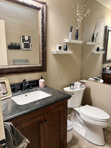 9204 Lynnhaven Avenue, Lubbock, TX 79423