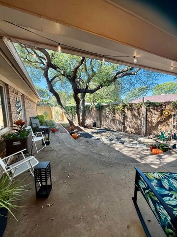 9204 Lynnhaven Avenue, Lubbock, TX 79423
